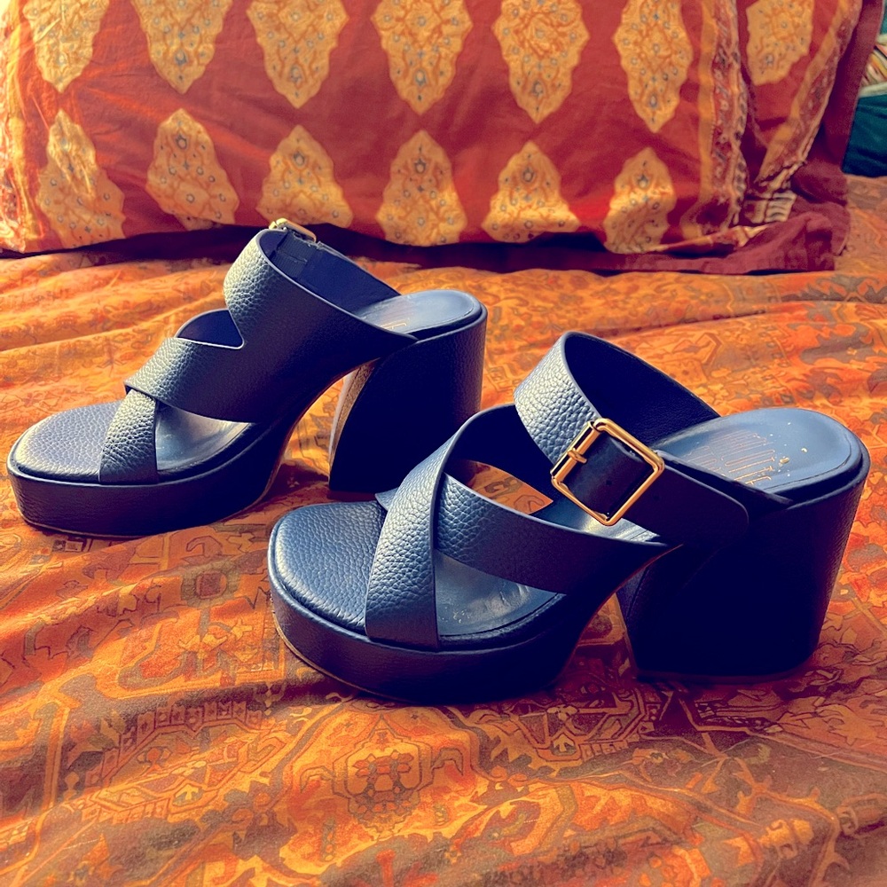 Charlotte Stone Navy Blue Platform Sandal with Gold Buckle - Picture 2 of 8